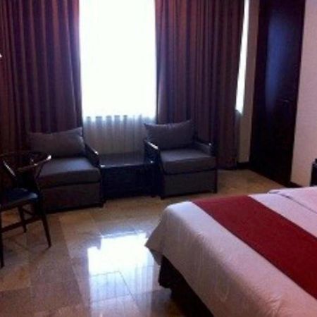 Mitra Bandung Hotel Exterior foto
