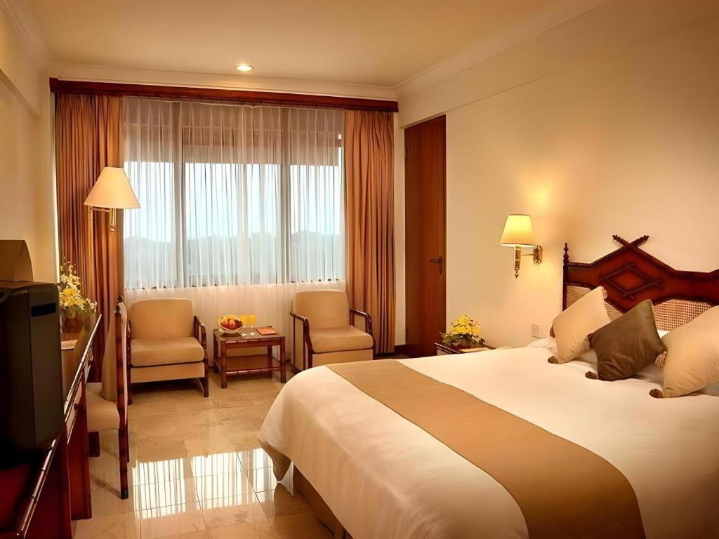 Mitra Bandung Hotel Exterior foto