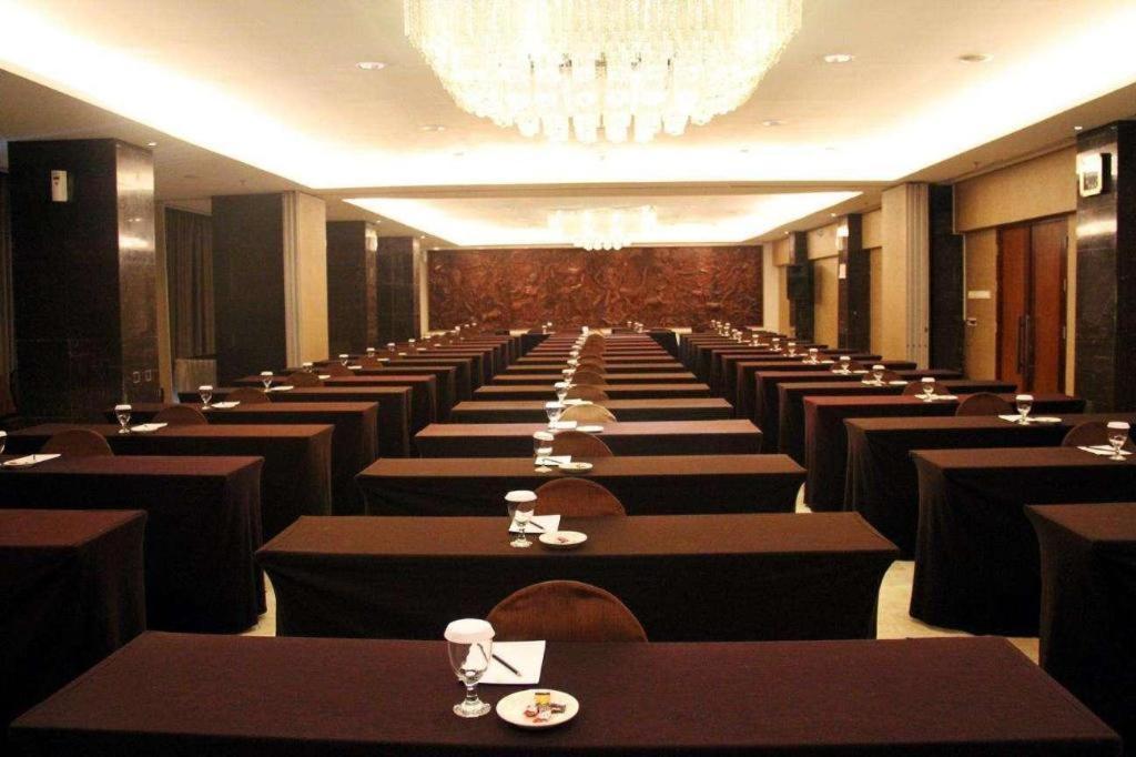 Mitra Bandung Hotel Exterior foto