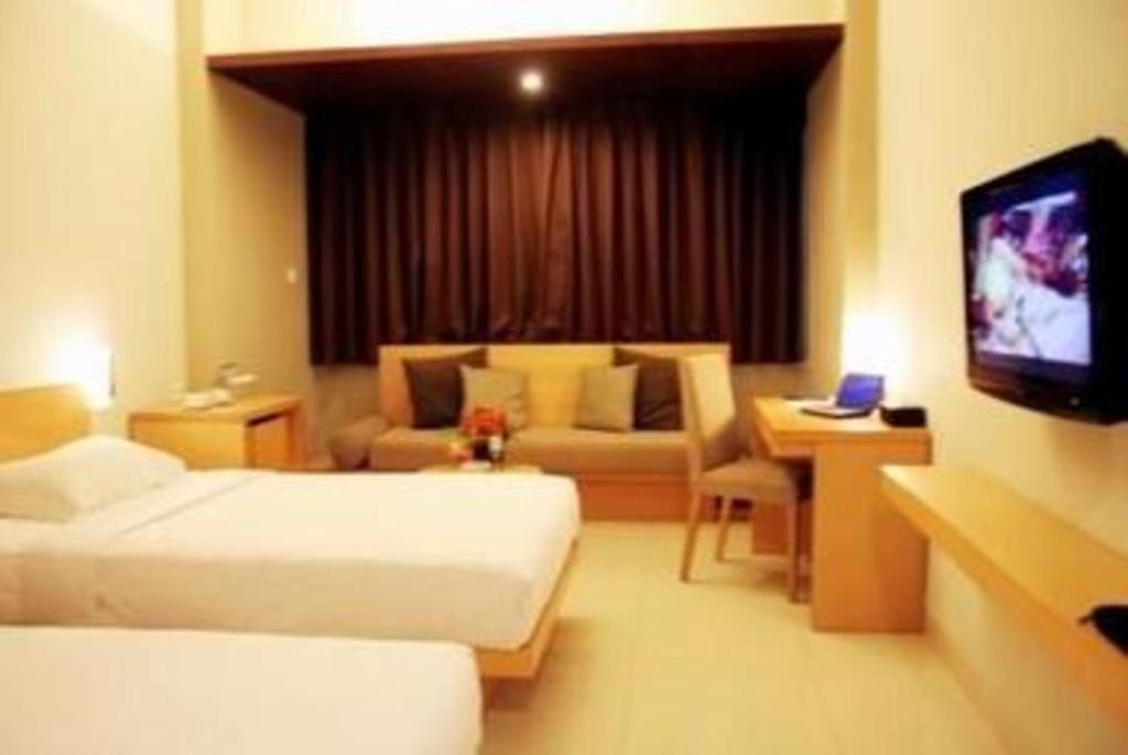 Mitra Bandung Hotel Exterior foto