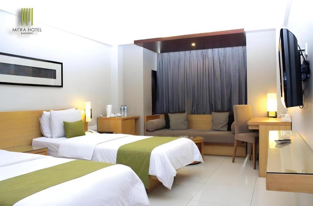 Mitra Bandung Hotel Exterior foto