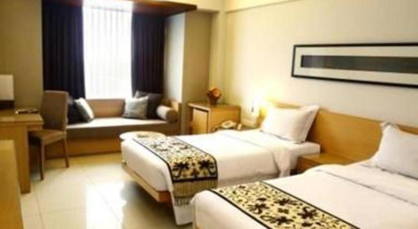 Mitra Bandung Hotel Exterior foto