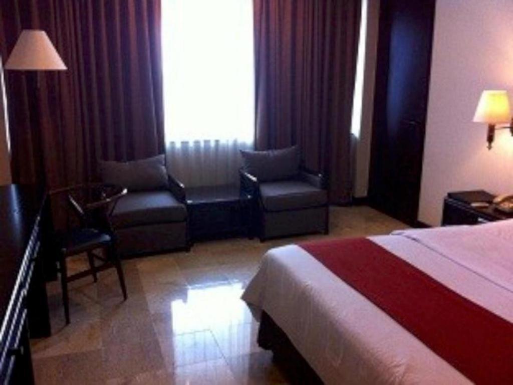 Mitra Bandung Hotel Exterior foto